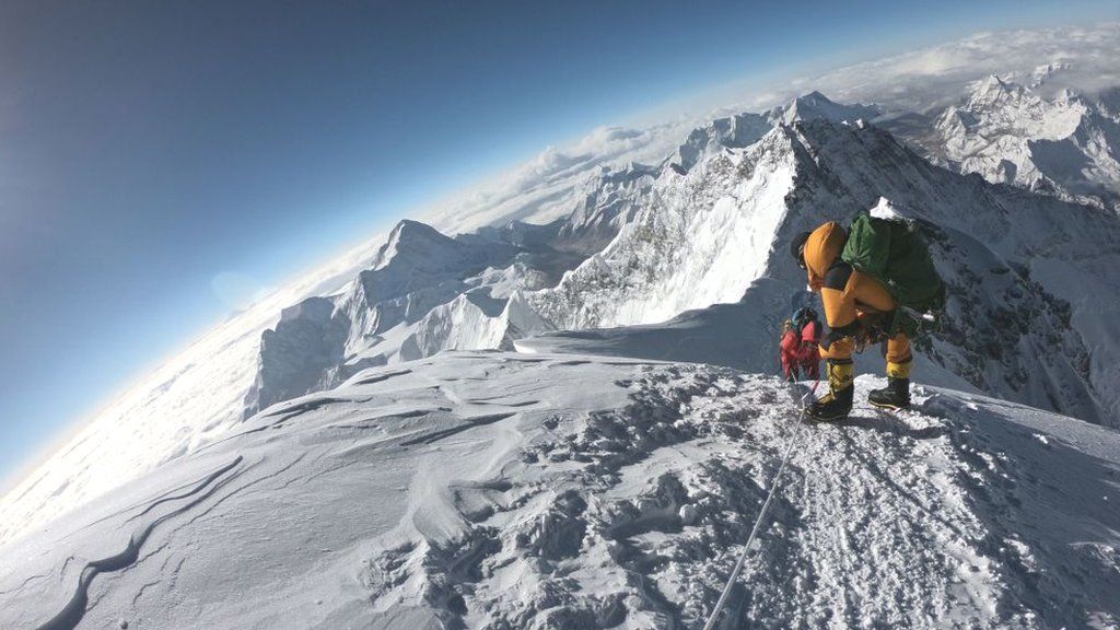 Everest climbers trek to the summit of the world's highest mountain