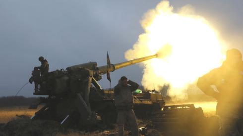 Ukrainian forces launching a projective from a cannon (file photo)