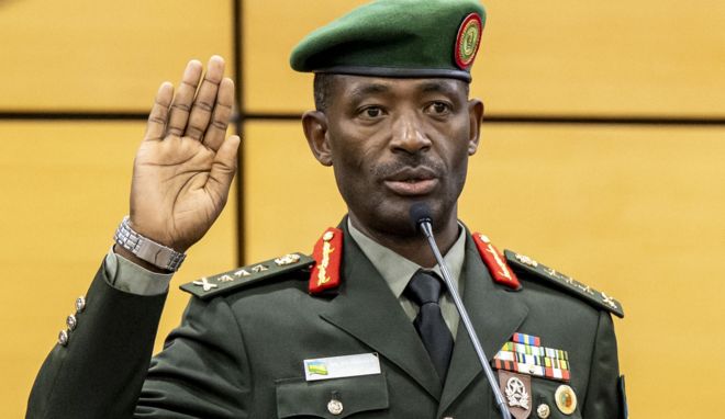 Lt Gen Mubarakh Muganga, umugaba mukuru mushya w'ingabo z'u Rwanda arahira kuwa gatatu
