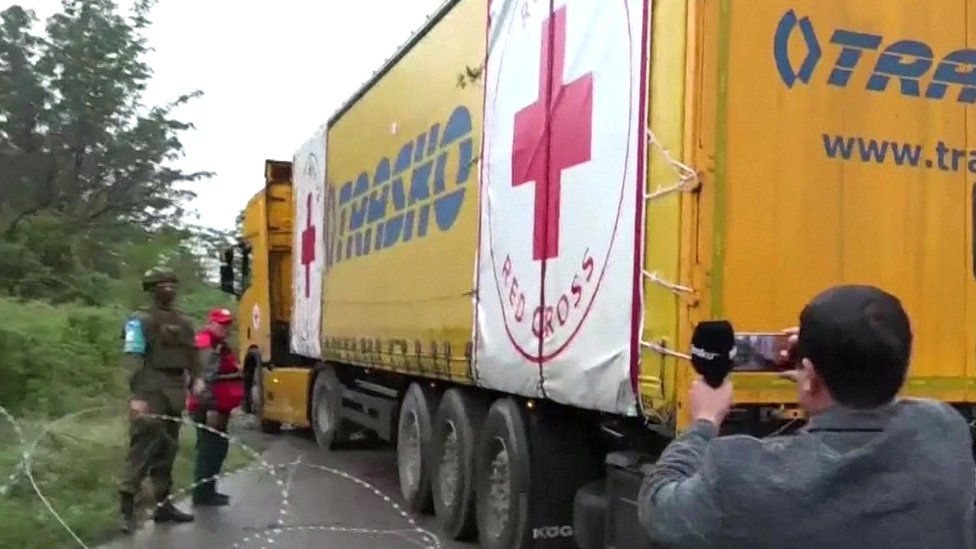 The Russian Red Cross lorry went through an Azerbaijani checkpoint early on Tuesday
